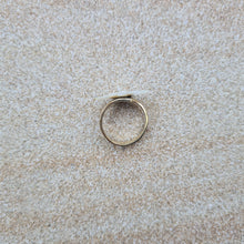 Load image into Gallery viewer, Mini Shell Isis Ring