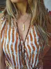 Load image into Gallery viewer, Small Feather Necklace - FeatherTribe