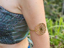 Load image into Gallery viewer, Tube Torus Armband - FeatherTribe
