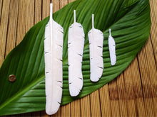 Load image into Gallery viewer, Medium Bone Flight Feather Necklace - FeatherTribe
