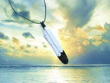 Load image into Gallery viewer, Small Bald Eagle Feather Necklace - FeatherTribe