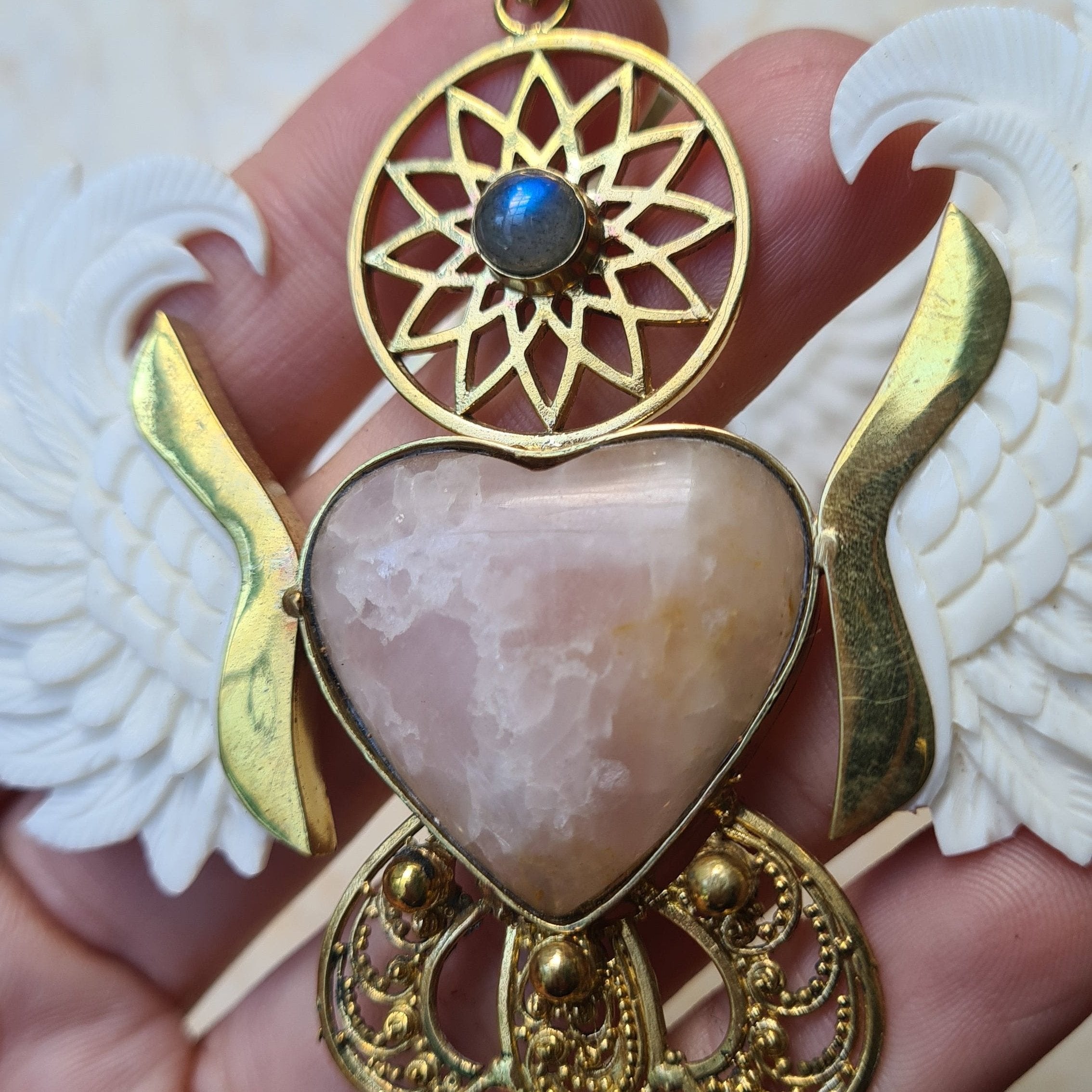 LargeAngelWingPendant - Rose Quartz 3 with Moonstone close up