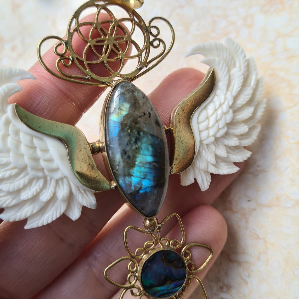 LargeAngelWingPendant - Labradorite 2 with Abalone Shell