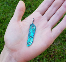 Load image into Gallery viewer, Mini Abalone Flight Feather Necklace - FeatherTribe
