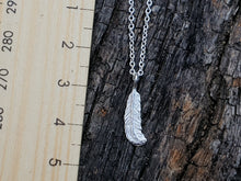 Load image into Gallery viewer, Tiny Feather Necklace - FeatherTribe
