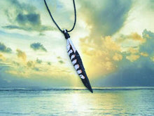 Load image into Gallery viewer, Small Falcon Feather Necklace - FeatherTribe

